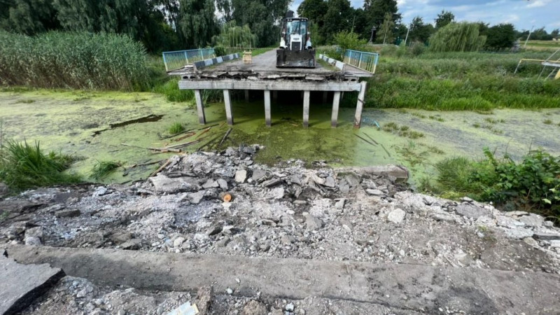 У селі Крути на Чернігівщині військові за 21 день капітально відновили зруйнований міст