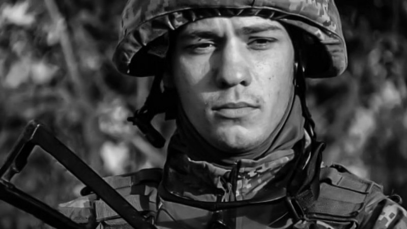 У Ніжині попрощалися із загиблим снайпером Артемом Григоренком