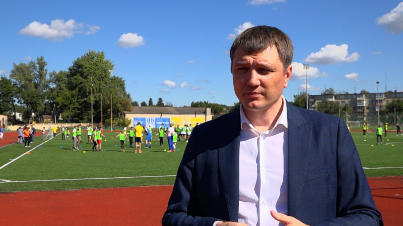 Інвентар для волейболу, футболу та регбі: 35 шкіл на Чернігівщині отримають спортивні набори