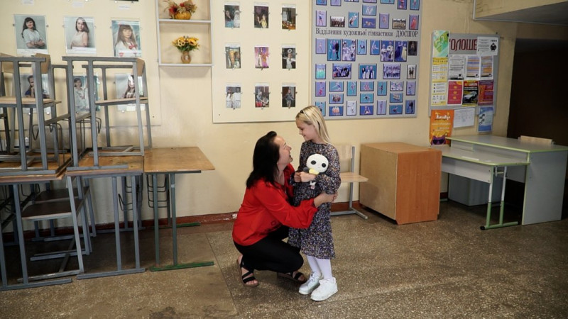 Як пройшло 1 вересня у школі в Чернігові, куди перевели дітей з двох розбомблених росіянами