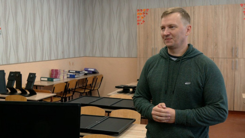 Волонтери привезли на Чернігівщину 500 комп’ютерів для шкіл