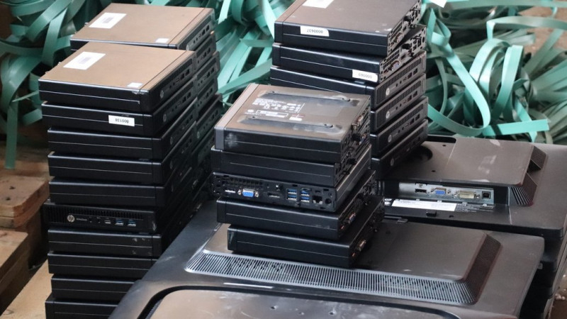 Навчальні заклади прикордонних громад Чернігівщини отримали 440 комп'ютерів