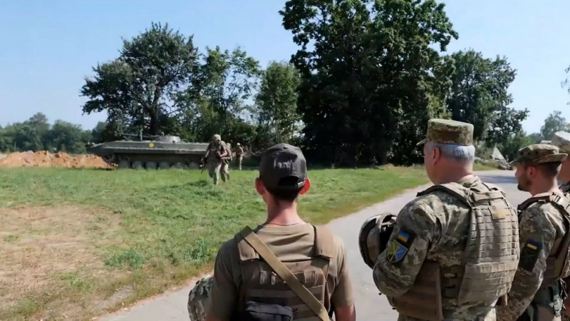Командувач об’єднаних сил ЗСУ перевірив готовність підрозділів на випадок повторного вторгнення на Чернігівщину