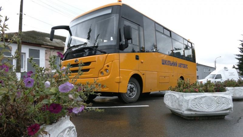 Громада на Чернігівщині придбала для своїх школярів новий автобус
