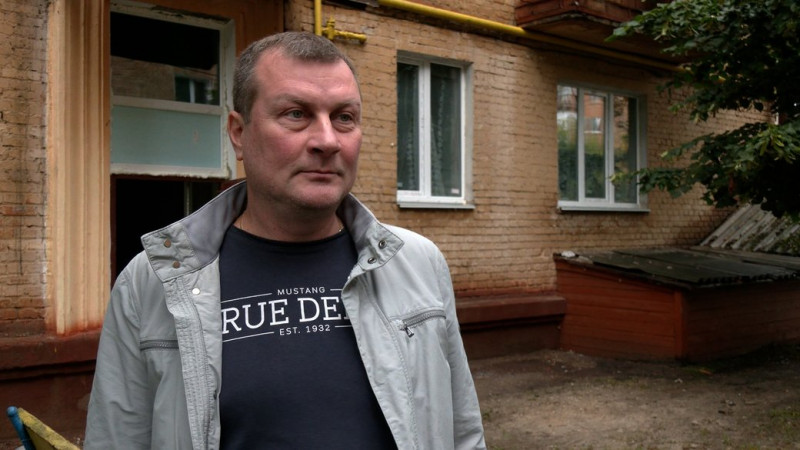 У Чернігові завершують ремонт будинку на Толстого, який обстріляли росіяни