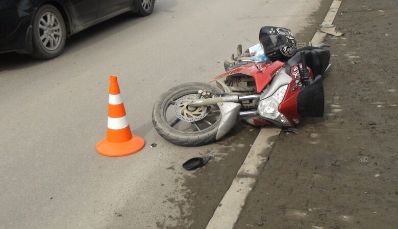 На Чернігівщині неповнолітні на мотоциклі потрапили в ДТП