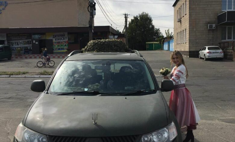 У Бобровиці відгуляли весілля військового та волонтерки (Фото)