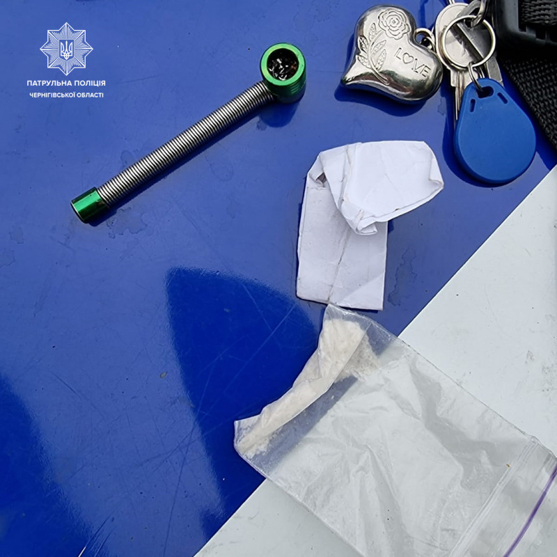 У Чернігові патрульні затримали п’яного чоловіка з гранатою