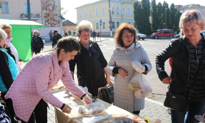 У Новгороді-Сіверському на благодійному ярмарку збирають на дрон для ЗСУ (Фото)