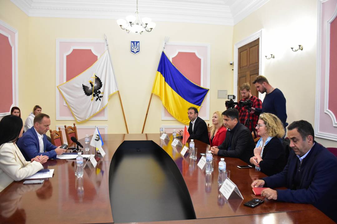 Владислав Атрошенко та Посол Туреччини в Україні обговорили питання відбудови Чернігова та яка допомога потрібна нашому місту