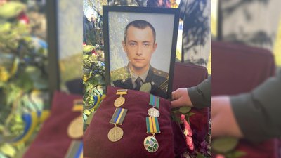 Загинув на прикордонні Чернігівщини: у Семенівці попрощалися з бійцем ДПСУ
