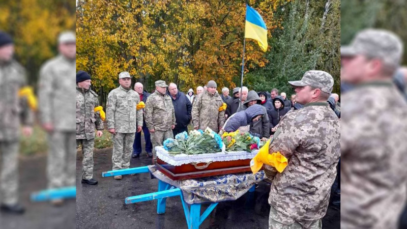 Загинув під час артобстрілу: на Чернігівщині попрощалися із загиблим бійцем ЗСУ