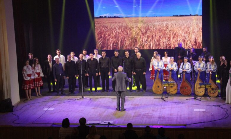 Артисти Чернігівського обласного філармонійного центру презентували концертну програму (Фото)