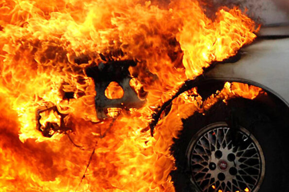 Неподалік Чернігова згоріла автівка