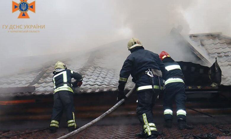 Рятувальники розказали подробиці пожежі лазні під Черніговом (Фото)
