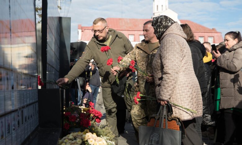 Родинам загиблих героїв з Чернігівщини вручили державні нагороди (Фото)