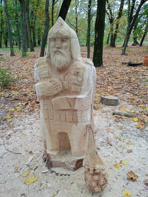 У громаді на Чернігівщини створили скульптуру козака (Фото)
