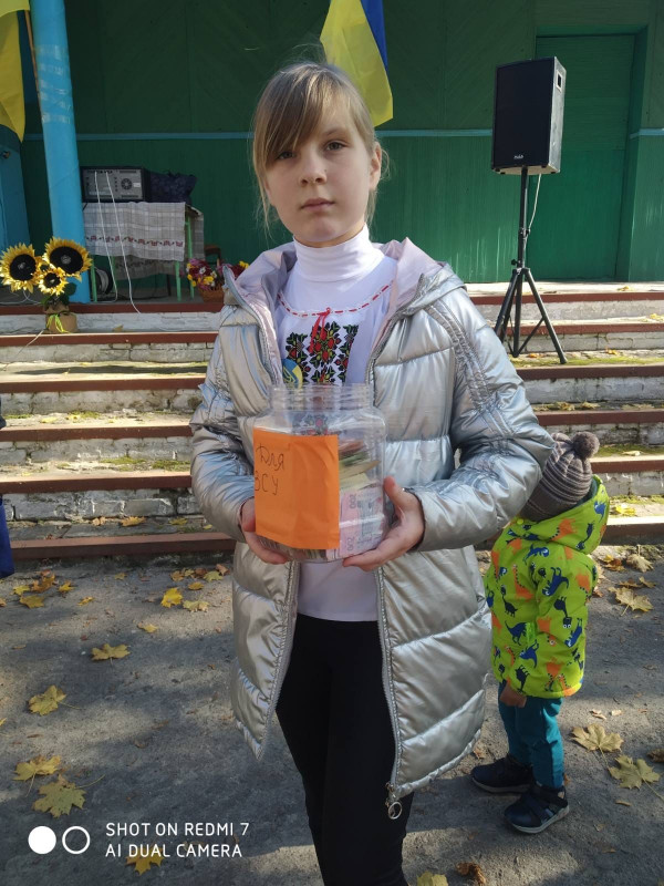У селі на Чернігівщини діти влаштували благодійний ярмарок і збирали кошти для ЗСУ