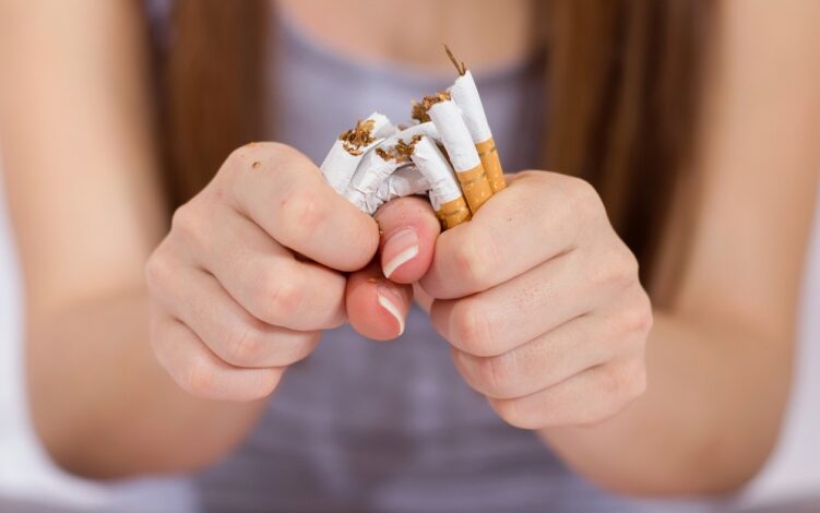 В Україні запустили платформу для скарг про куріння у громадських місцях