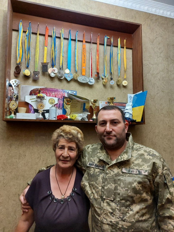 Втратив ноги — та не волю до життя: як вірменин захищає Чернігівщину