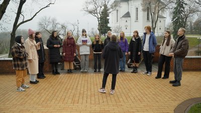 У Чернігові студенти музичного коледжу проводять репетиції на Валу через брак майданчиків для виступу