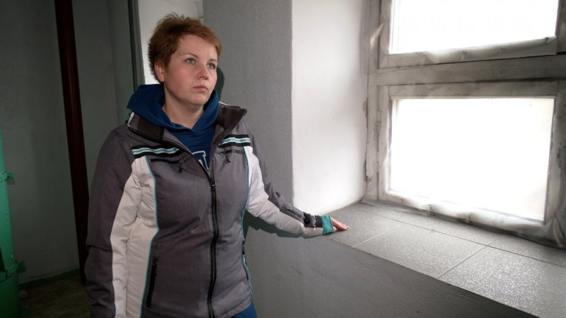 У Чернігові 18 багатоповерхівок, які постраждали від обстрілів росіян, досі стоять без вікон