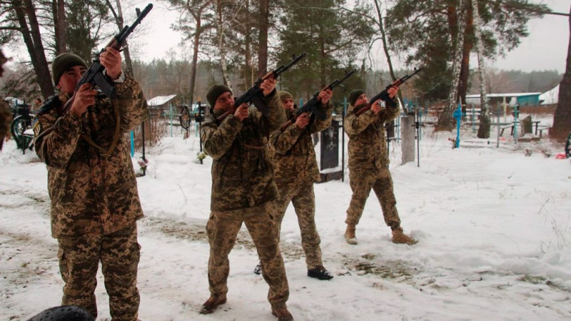 На Чернігівщині попрощалися з трьома захисниками, які загинули на Донеччині