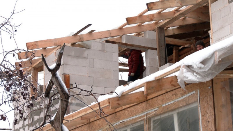 Два монахи із Нідерландів приїхали до Чернігова, щоб відбудовувати зруйновані будинки
