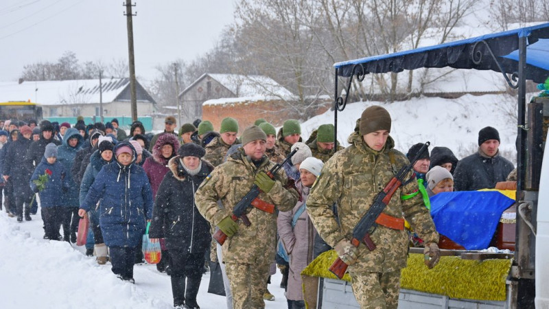 На Чернігівщині поховали трьох бійців, які загинули на Донеччині