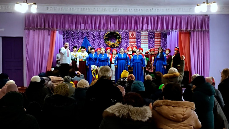 Концерт від генераторів: в селі Онищенків, на Прилуччині, збирали гроші на підтримку ЗСУ