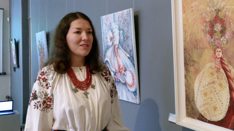 Містика й українська символіка: у Чернігові відкрилась виставка картин Ольги Гайдамаки