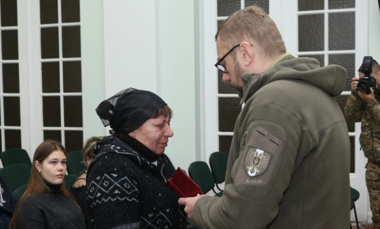 Родинам загиблих героїв з Чернігівщини вручили державні нагороди