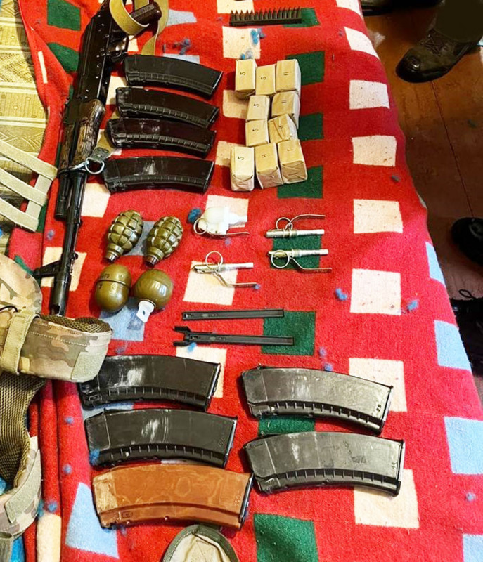 Жителі Чернігівщини незаконно зберігали зброю та вибухівку (Фото)