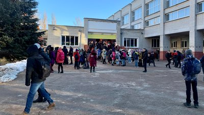 До поліції надійшло повідомлення про замінування декількох шкіл та установ у Чернігові