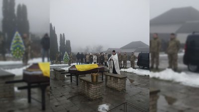 На Чернігівщині поховали трьох бійців, які загинули поблизу Бахмута