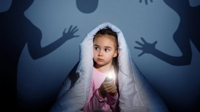 Зняти стрес та краще пізнати один одного: як якісно провести час із дітьми, якщо вимкнули світло