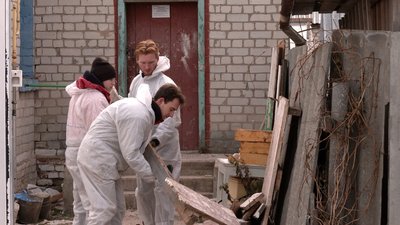 З’їхалися з різних куточків України: волонтери допомагають відбудувати ФАП у Новоселівці