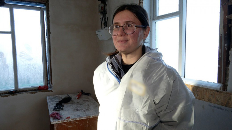 З’їхалися з різних куточків України: волонтери допомагають відбудувати ФАП у Новоселівці