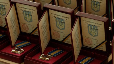 Ордени Хмельницького та "За мужність": родинам загиблих воїнів з Чернігівщини вручили нагороди