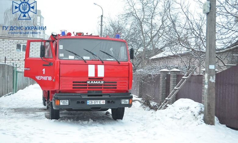 Куріння вбиває: у Чернігові під час пожежі житлового будинку загинуло двоє чоловіків (Фото)