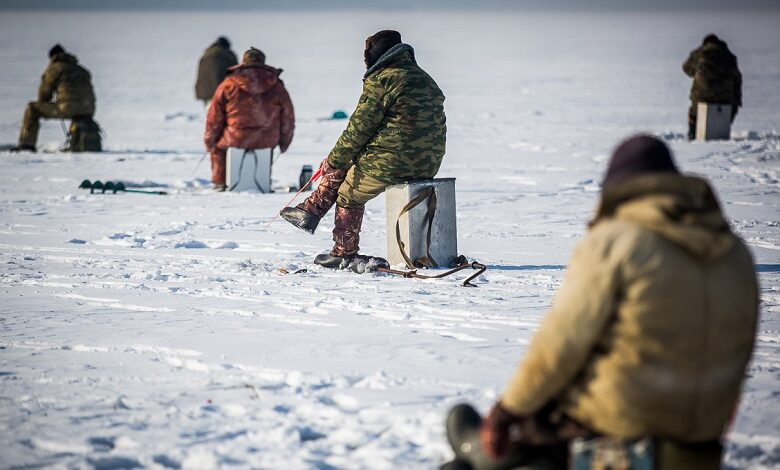Любителів зимової риболовлі закликають бути обережними на льоду