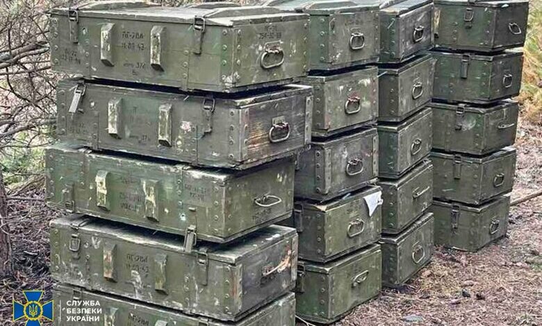 СБУ знайшла заховані арсенали окупантів у Чернігівській області (Фото)