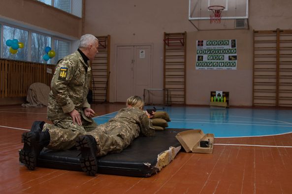 У Чернігівському ліцеї №15 відбулось військово-спортивне свято (Фото)