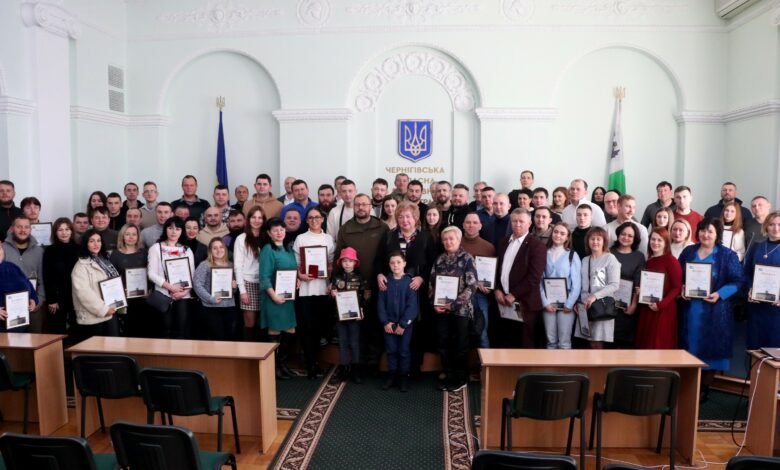 У Чернігові нагородили волонтерів (Фото)