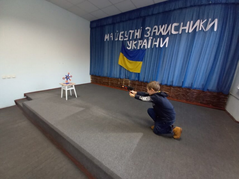 У Носівці на благодійній виставці дітки зібрали кошти для ЗСУ (Фото)