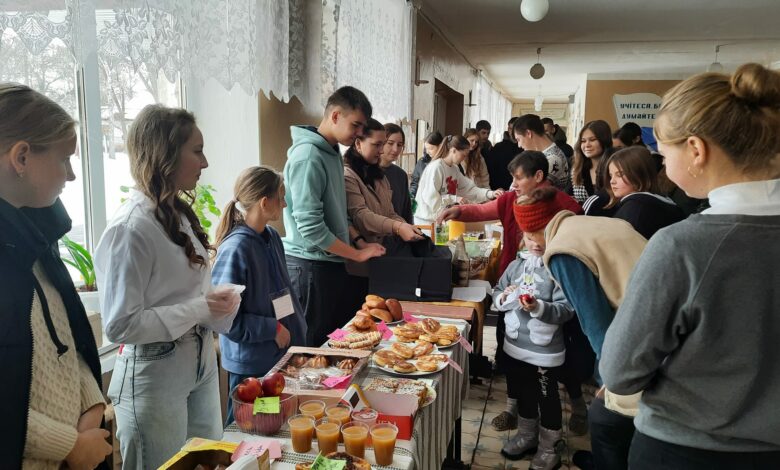 У Носівській громаді школярі зібрали майже 24 тисячі гривень на ярмарку (Фото)