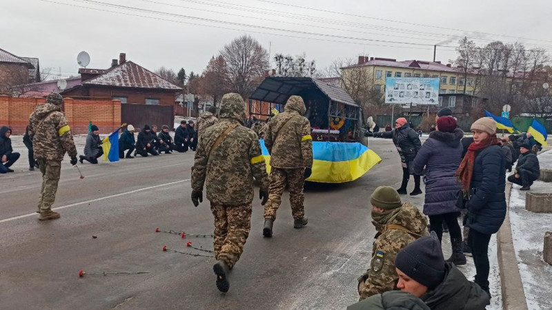 На Чернігівщині попрощалися з двома бійцями Денисом Литвиненком та Олегом Овчаренком