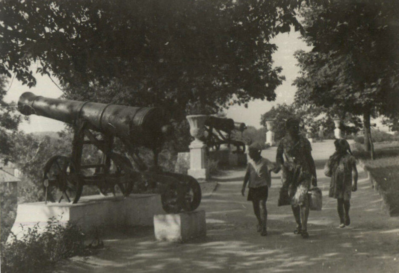 «Архівні скарби»: гармати чернігівського Валу (Фото)