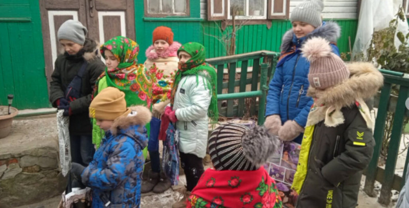 Діти із села Сновської громади щедрували і гроші на ЗСУ збирали