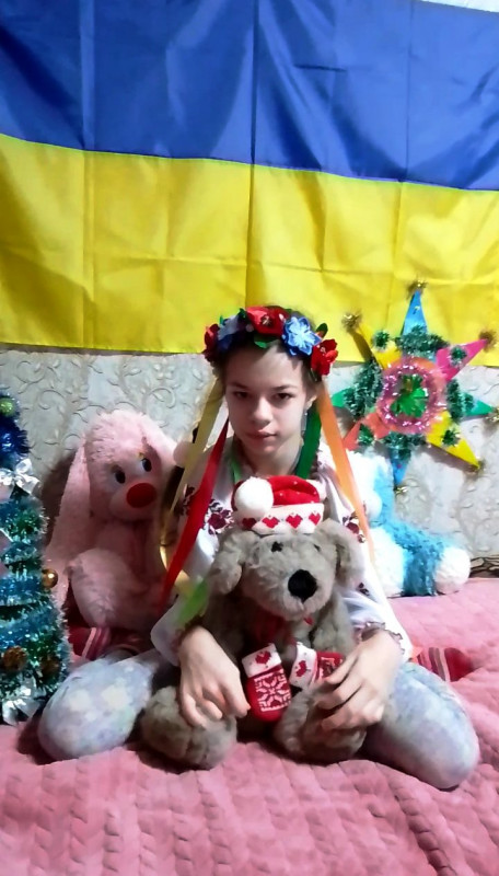 Дівчинка зі Сновська наколядувала для ЗСУ 3500 гривень